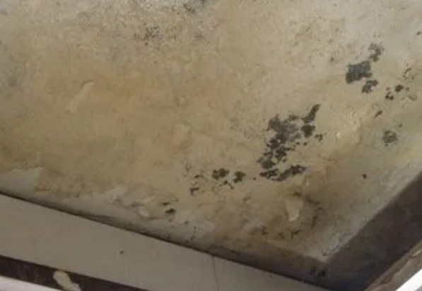 西区阳台漏水维修公司分享下西区卫生间渗水维修需要注意哪些问题。
